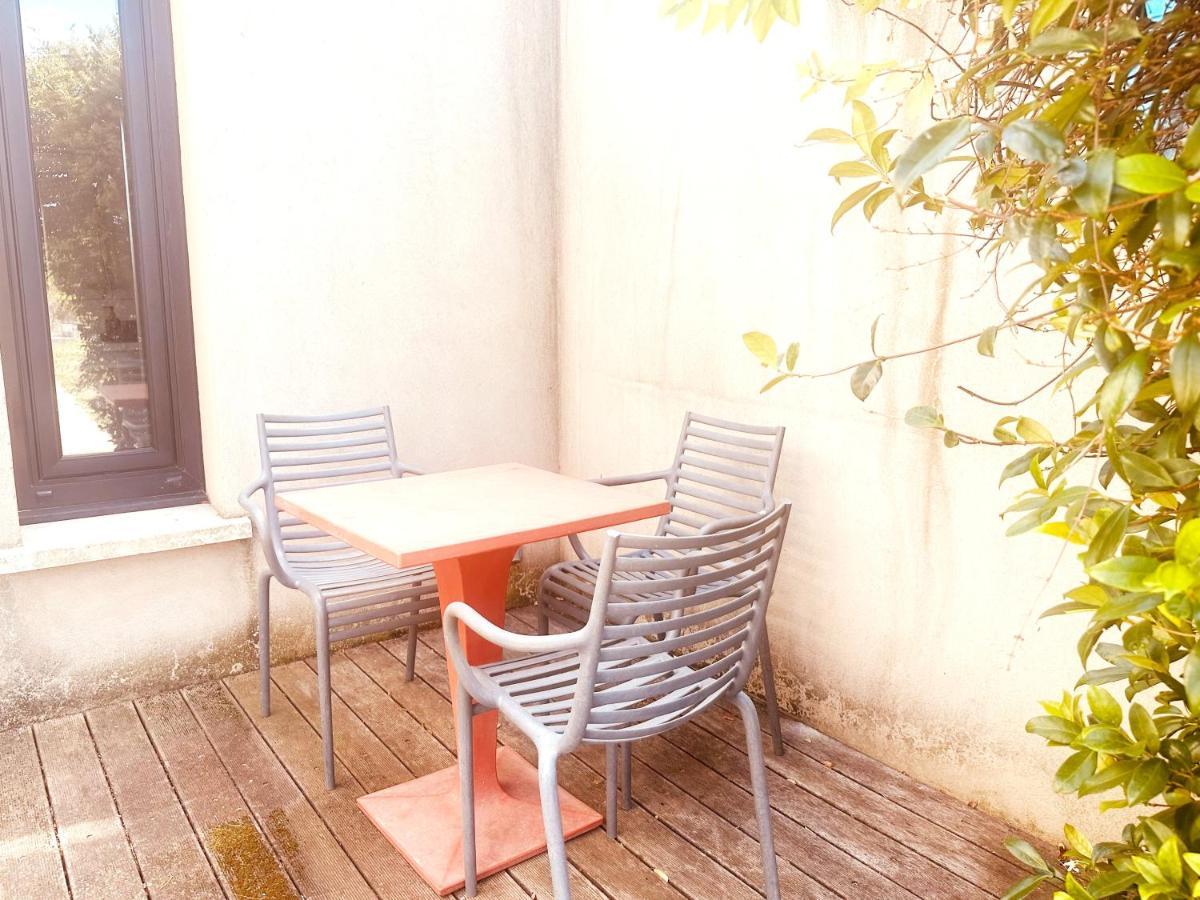 Appartement Les Madones à Nîmes Extérieur photo