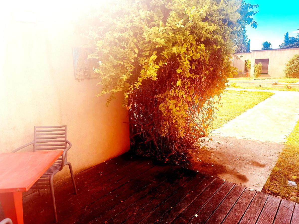 Appartement Les Madones à Nîmes Extérieur photo